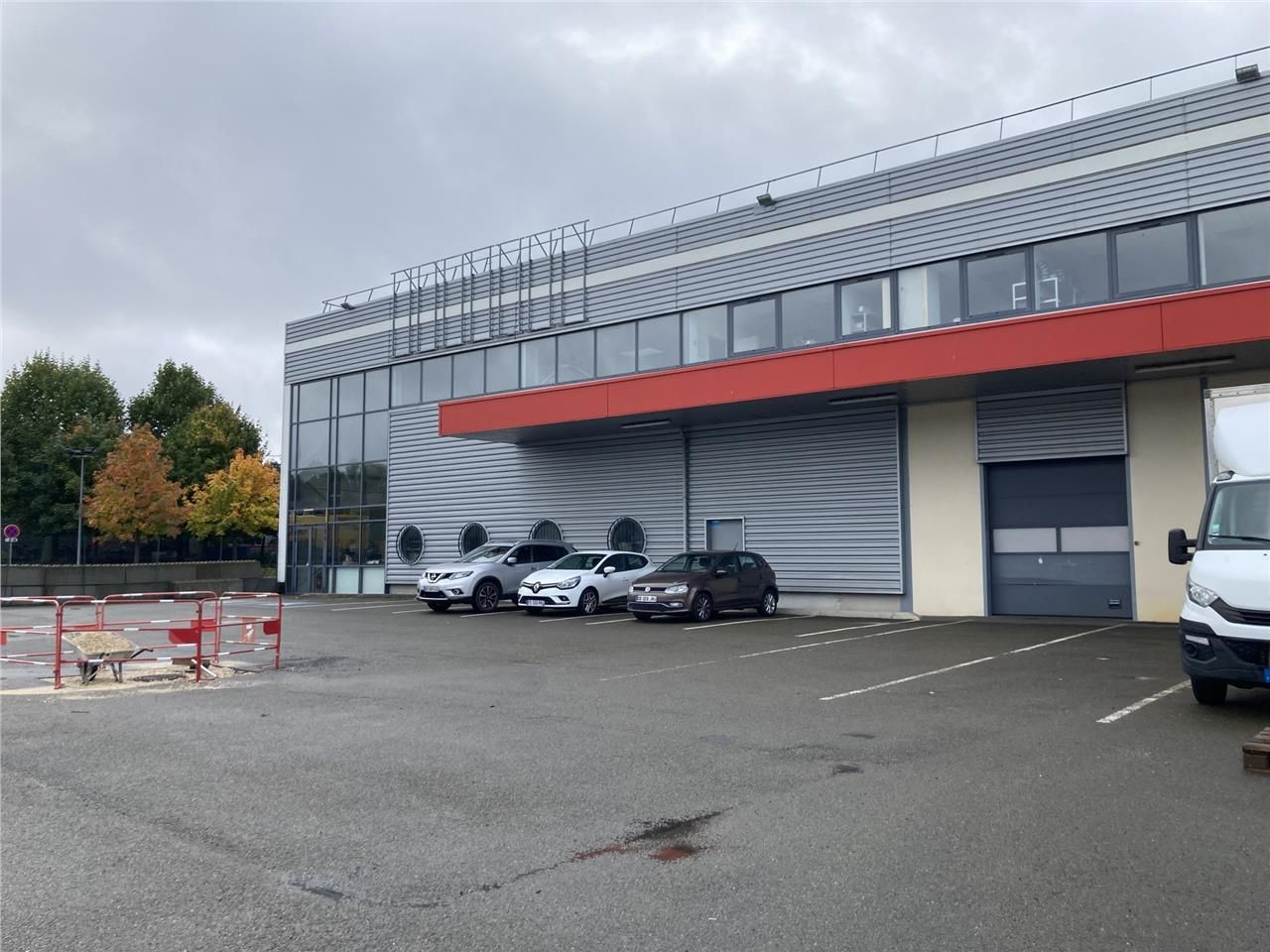 Situé sur un emplacement stratégique à Trappes (7