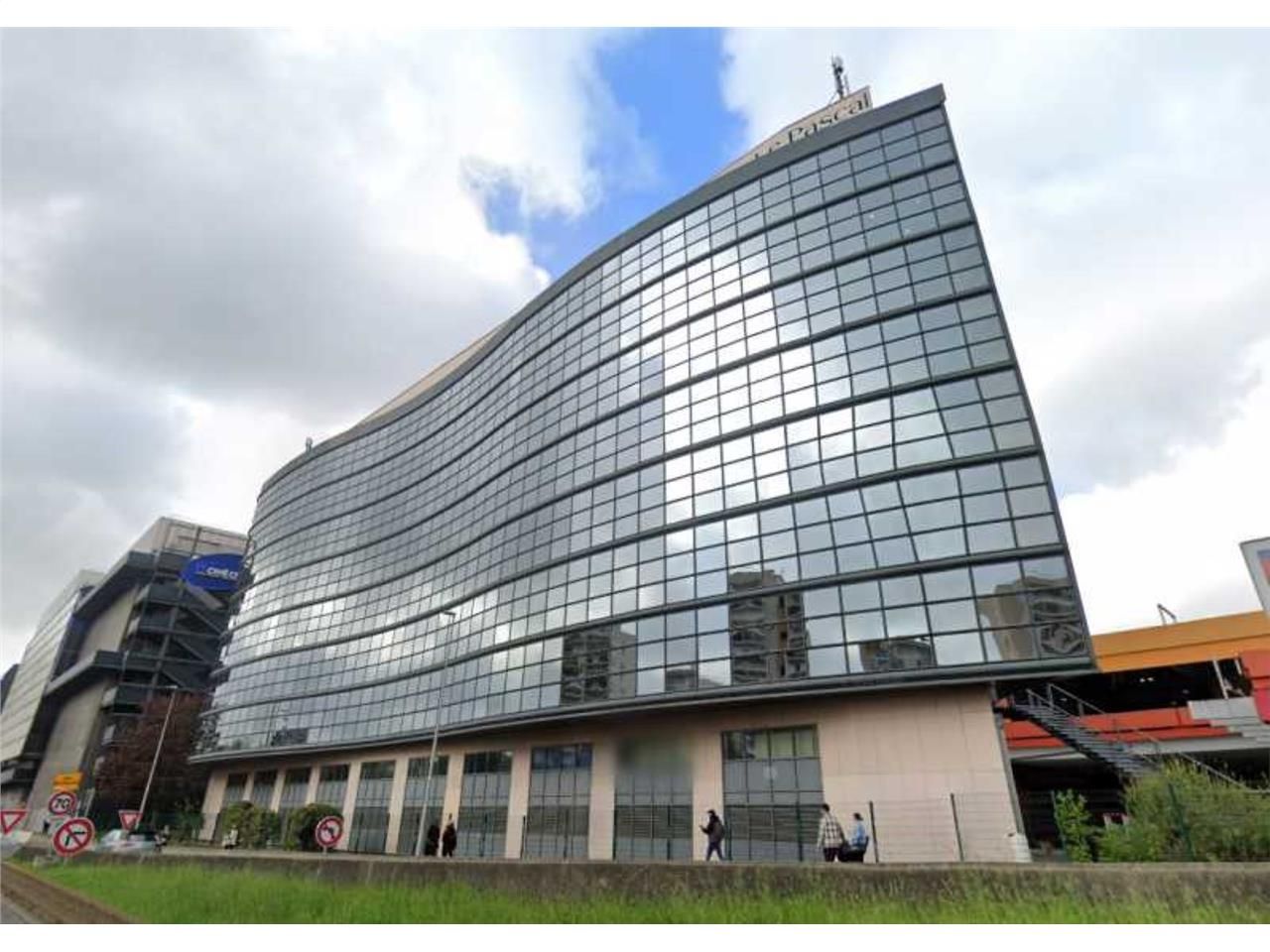 Nous vous proposons à la location des bureaux à u