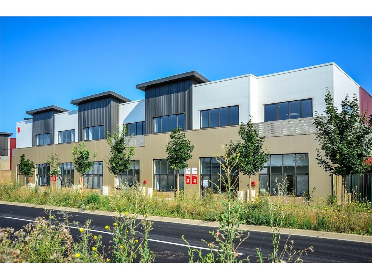 Opportunité rare à Saint-Pierre-du-Perray : locau