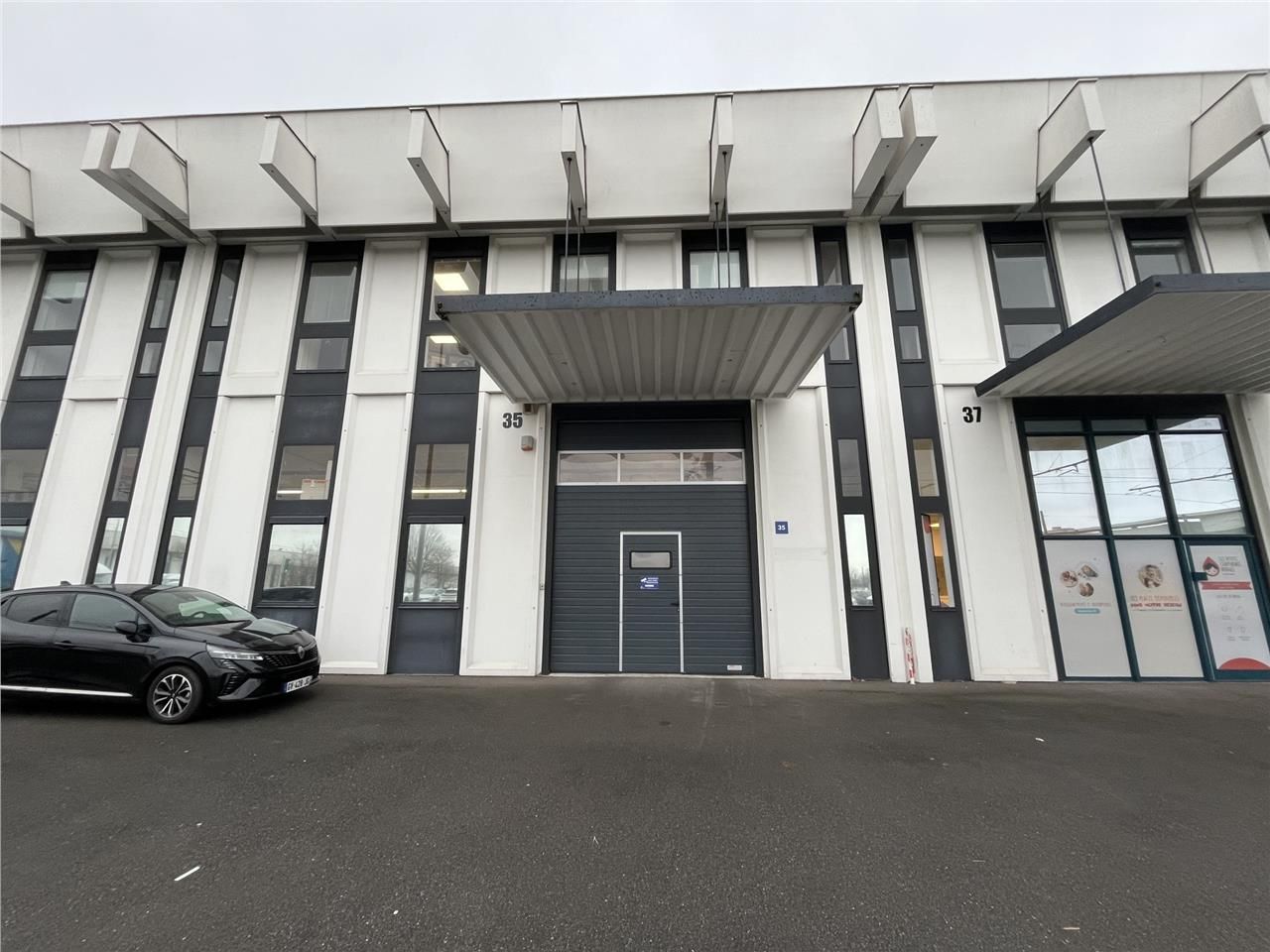 A louer, locaux d'activité à Rungis  Situé à seul