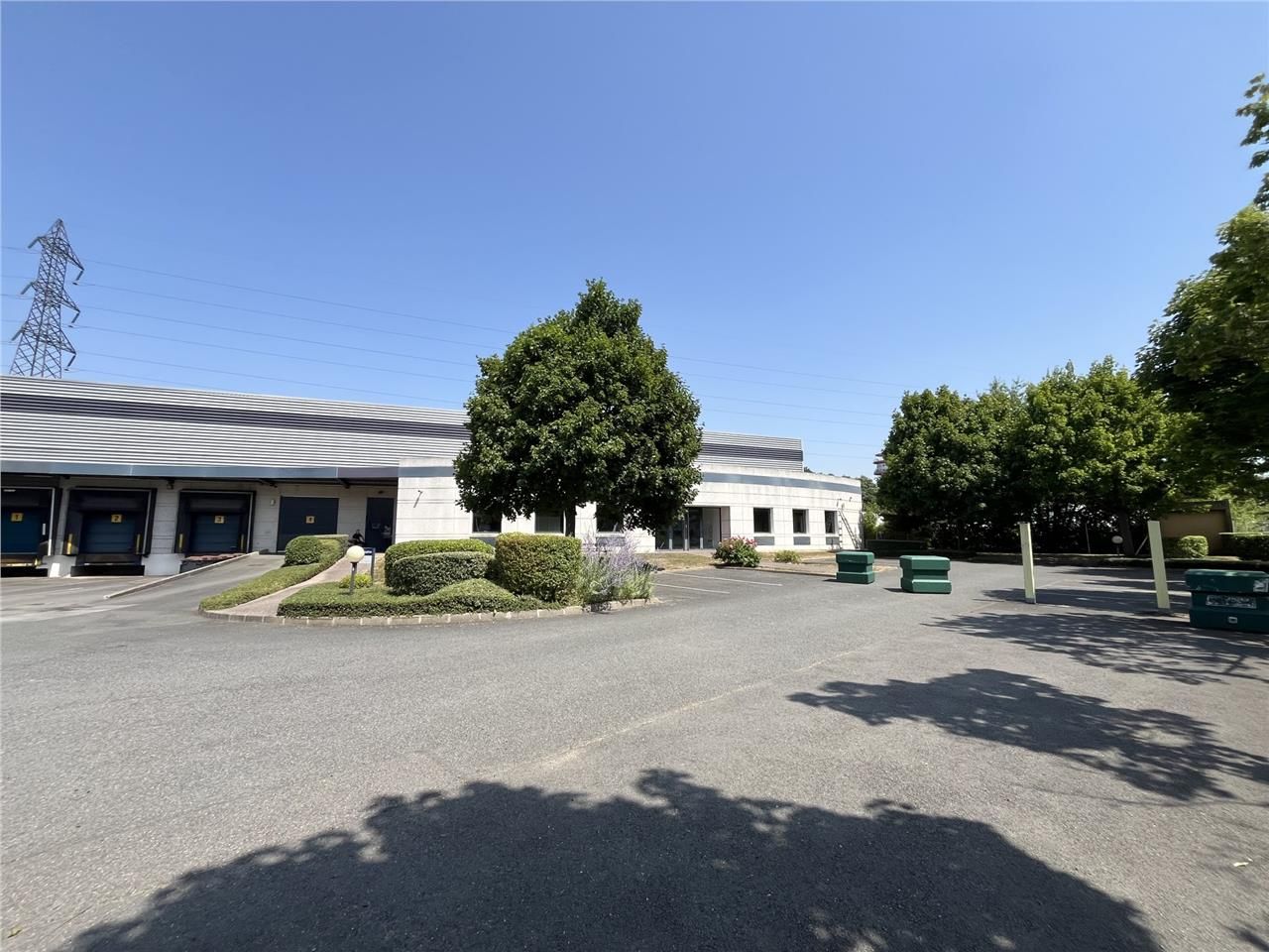 Découvrez cet immeuble exceptionnel situé au 57 r