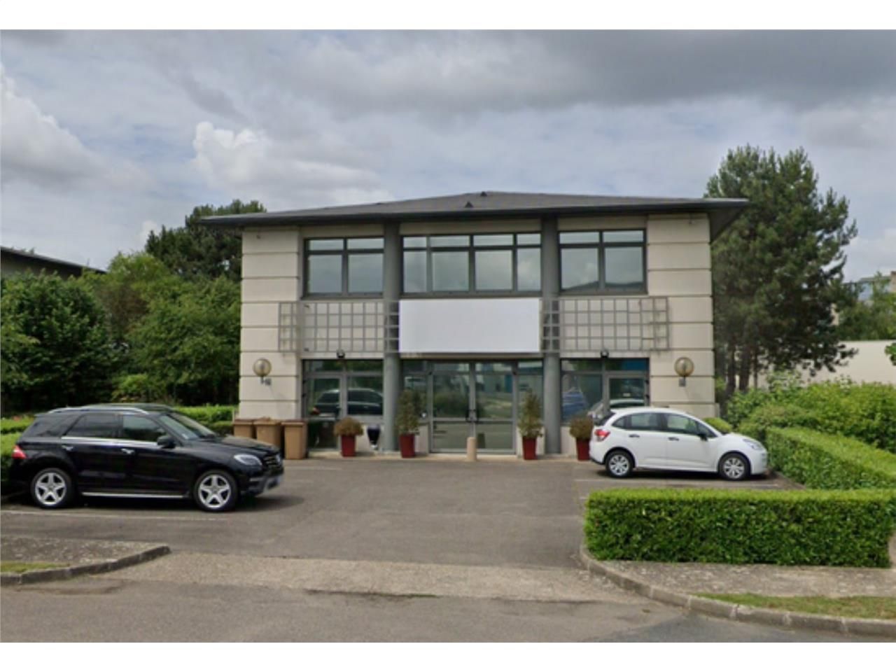 À la recherche d'un espace de bureau idéalement s