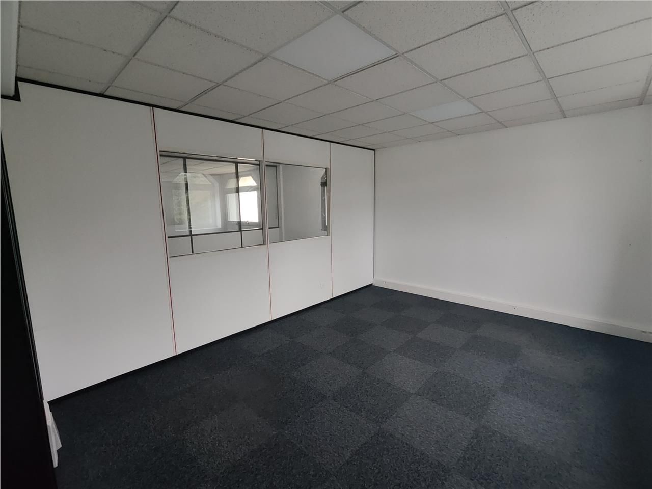 Découvrez ces bureaux d'exception à ORSAY. Dispon