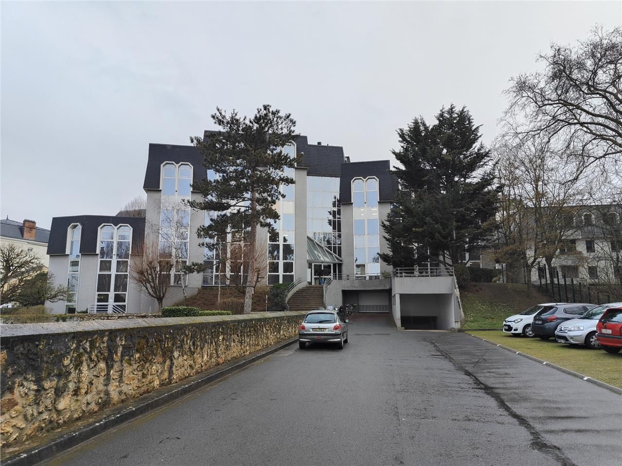 Découvrez ces bureaux d'exception à ORSAY. Dispon