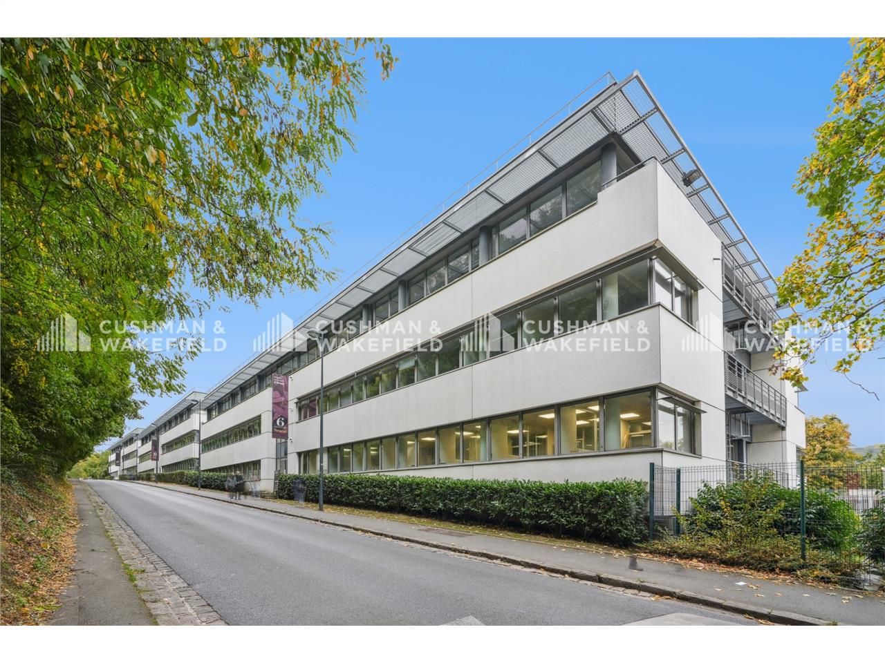 À la recherche d'un espace de bureau spacieux et 