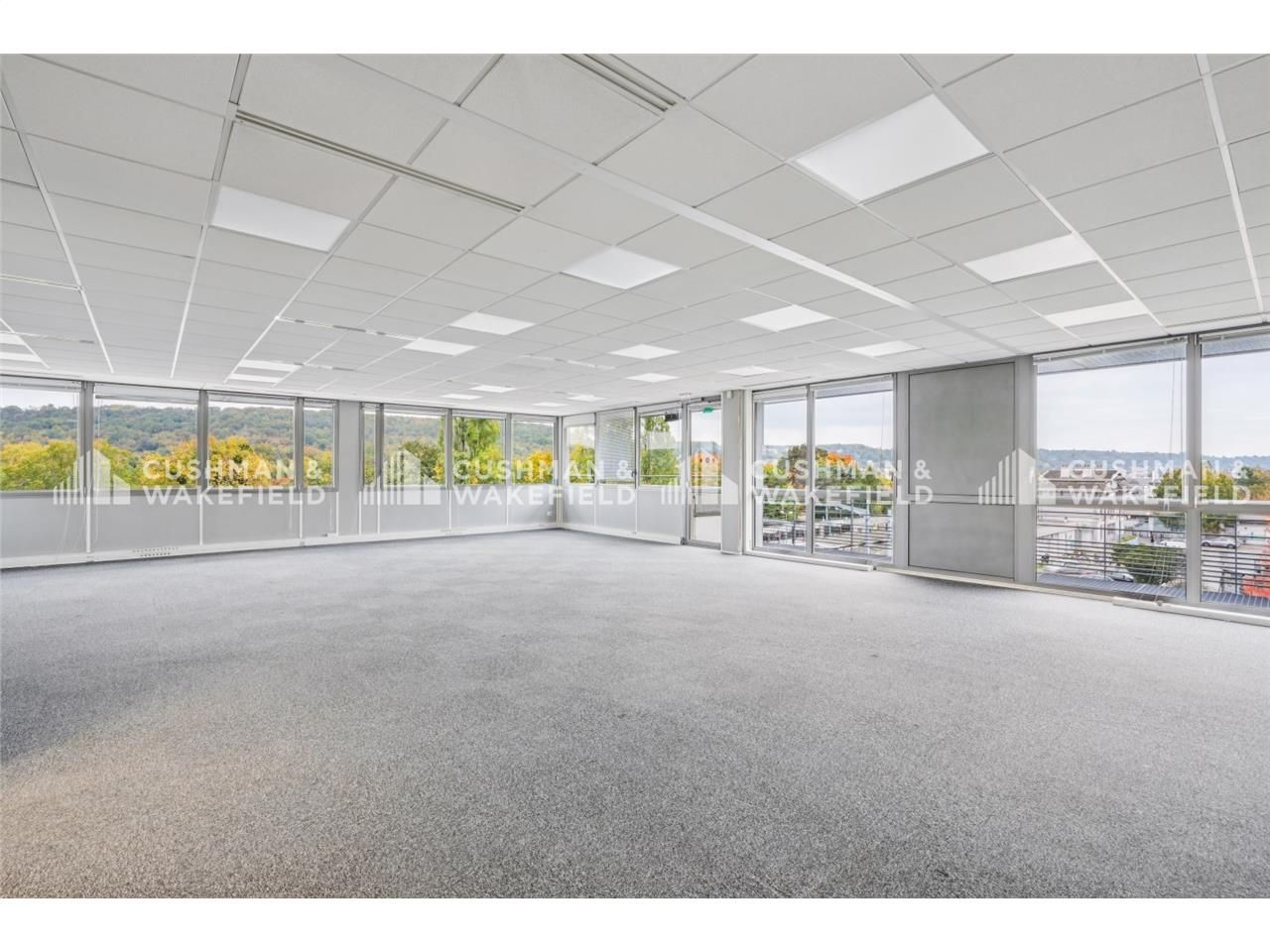 À la recherche d'un espace de bureau spacieux et 