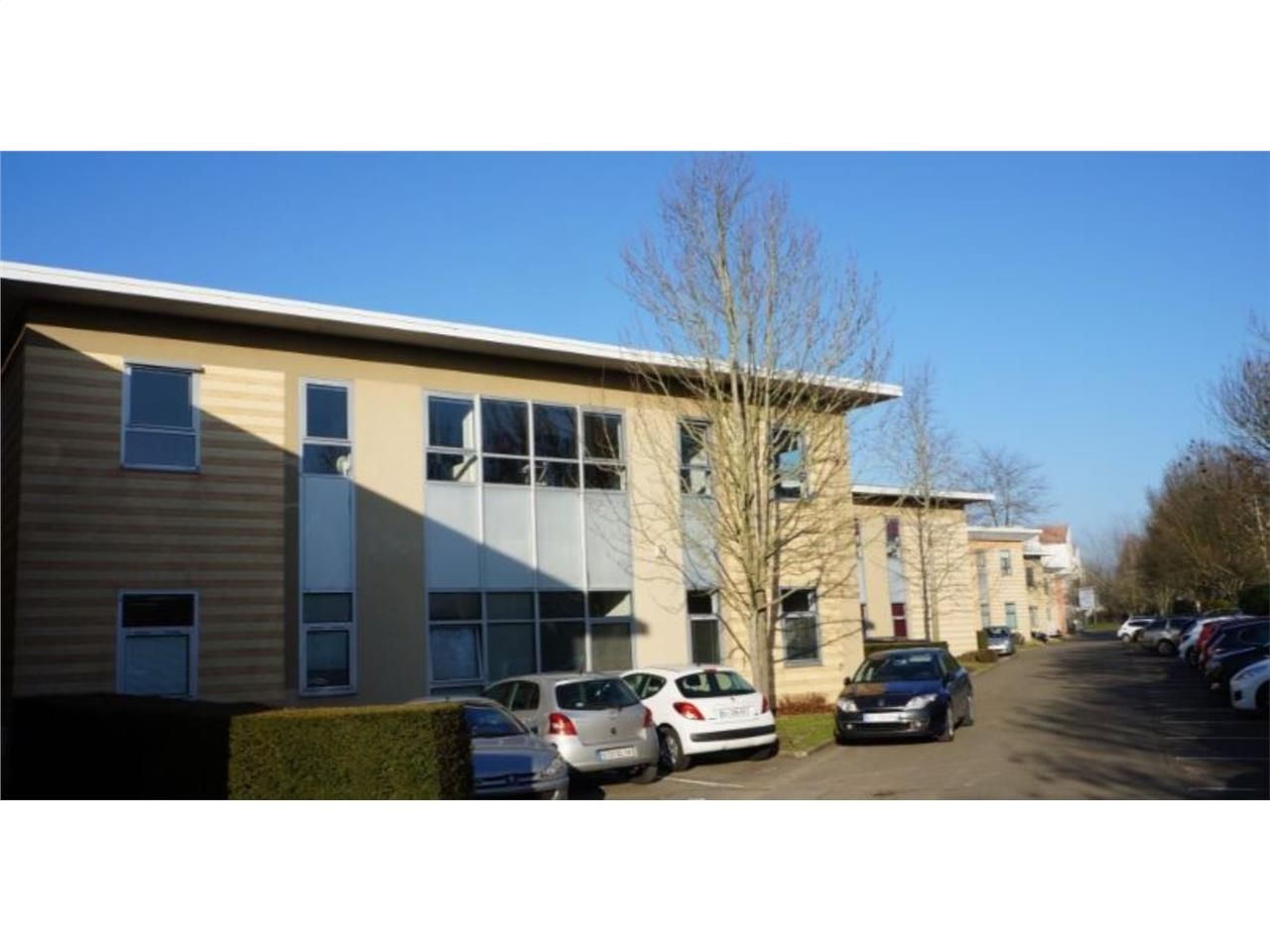 À la recherche d'un espace de bureau idéalement s