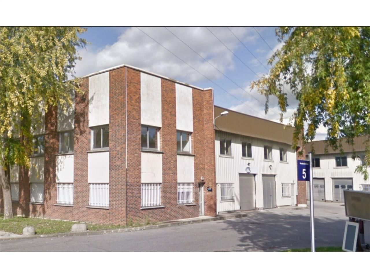 À Lisses, dans une zone d'activité dynamique et f