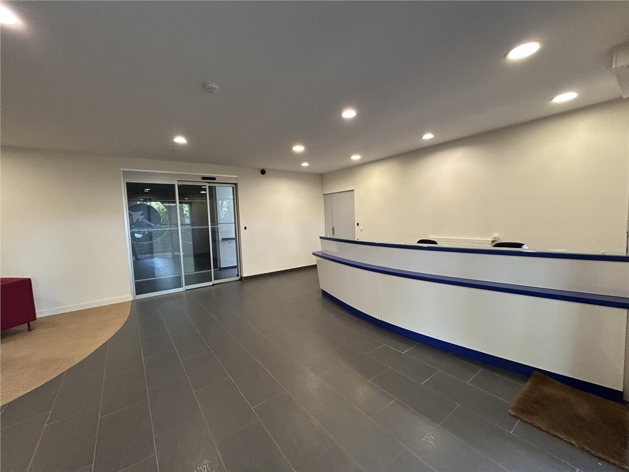 Découvrez cet immeuble indépendant de 1 232 m² im