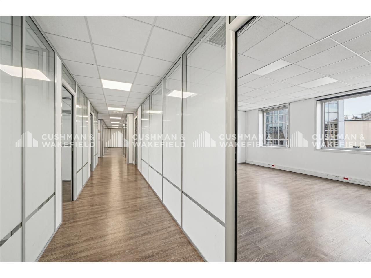 Montrouge - Au sein d'un immeuble moderne de bure