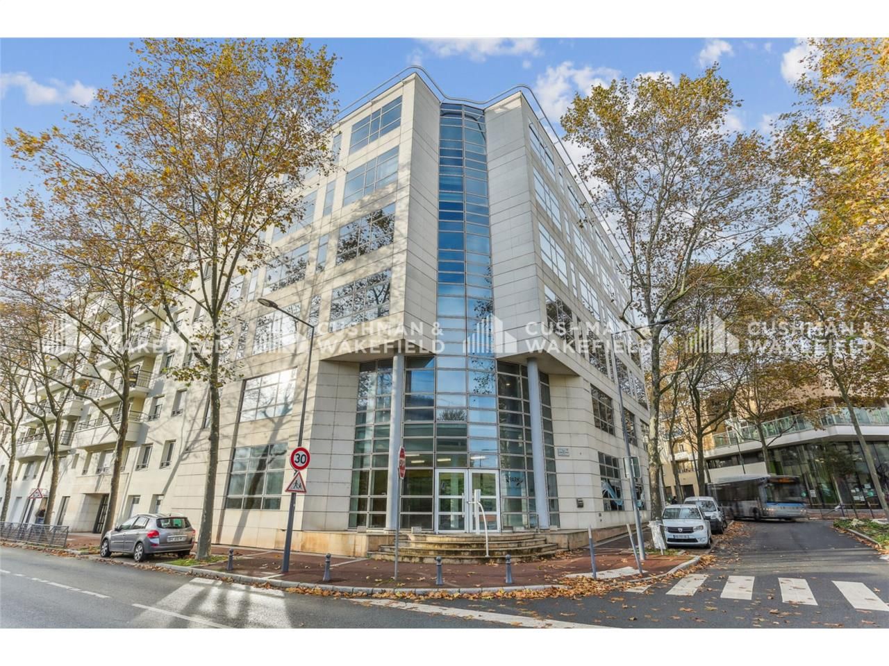 À Louer : Bureaux à Issy-les-Moulineaux Cushman &