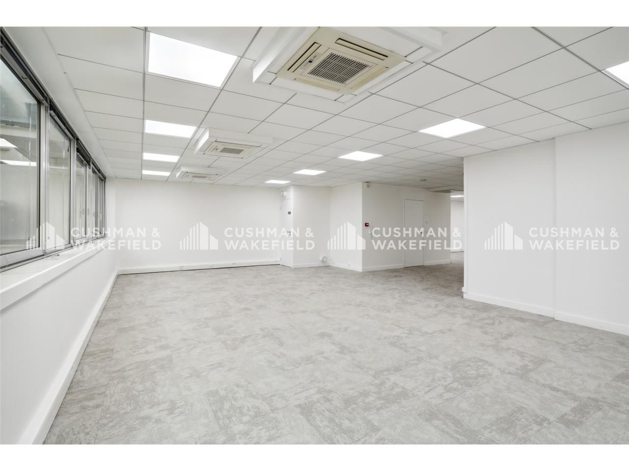 À Louer : Bureaux Lumineux à Courbevoie, Proche d