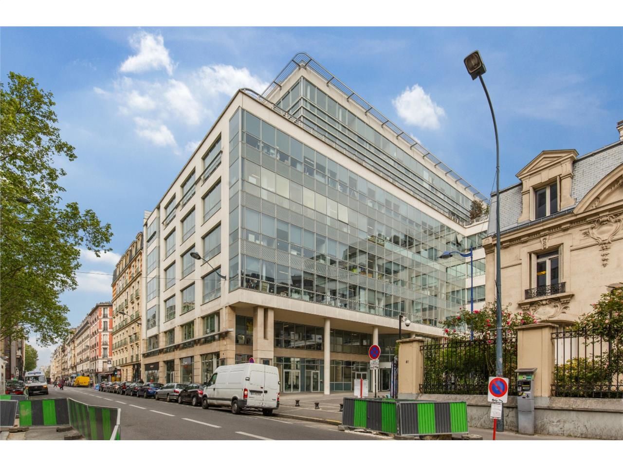 Bureaux à louer à Clichy, dans un immeuble récent