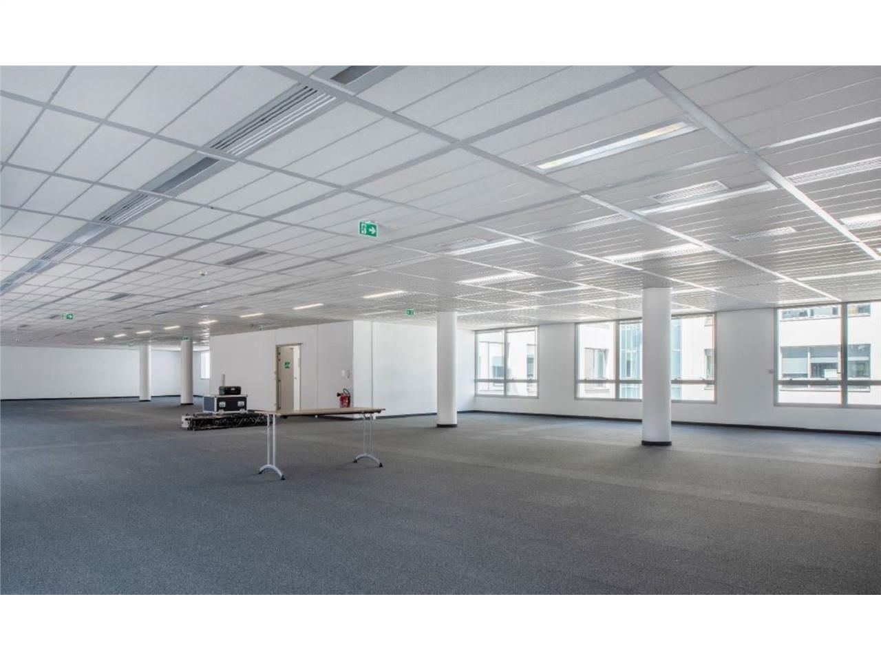 Bureaux à louer à Clichy, dans un immeuble récent