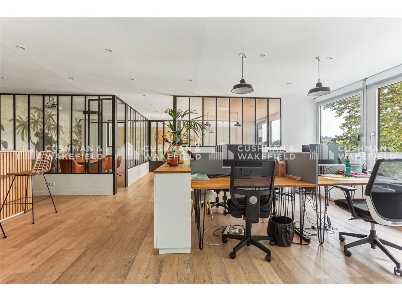 Cushman&Wakefield vous propose une surface de 100