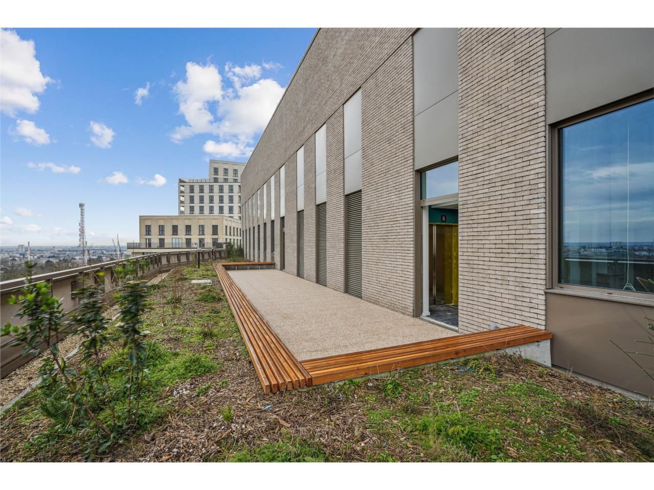 À proximité immédiate de Paris, LAB 116 propose à