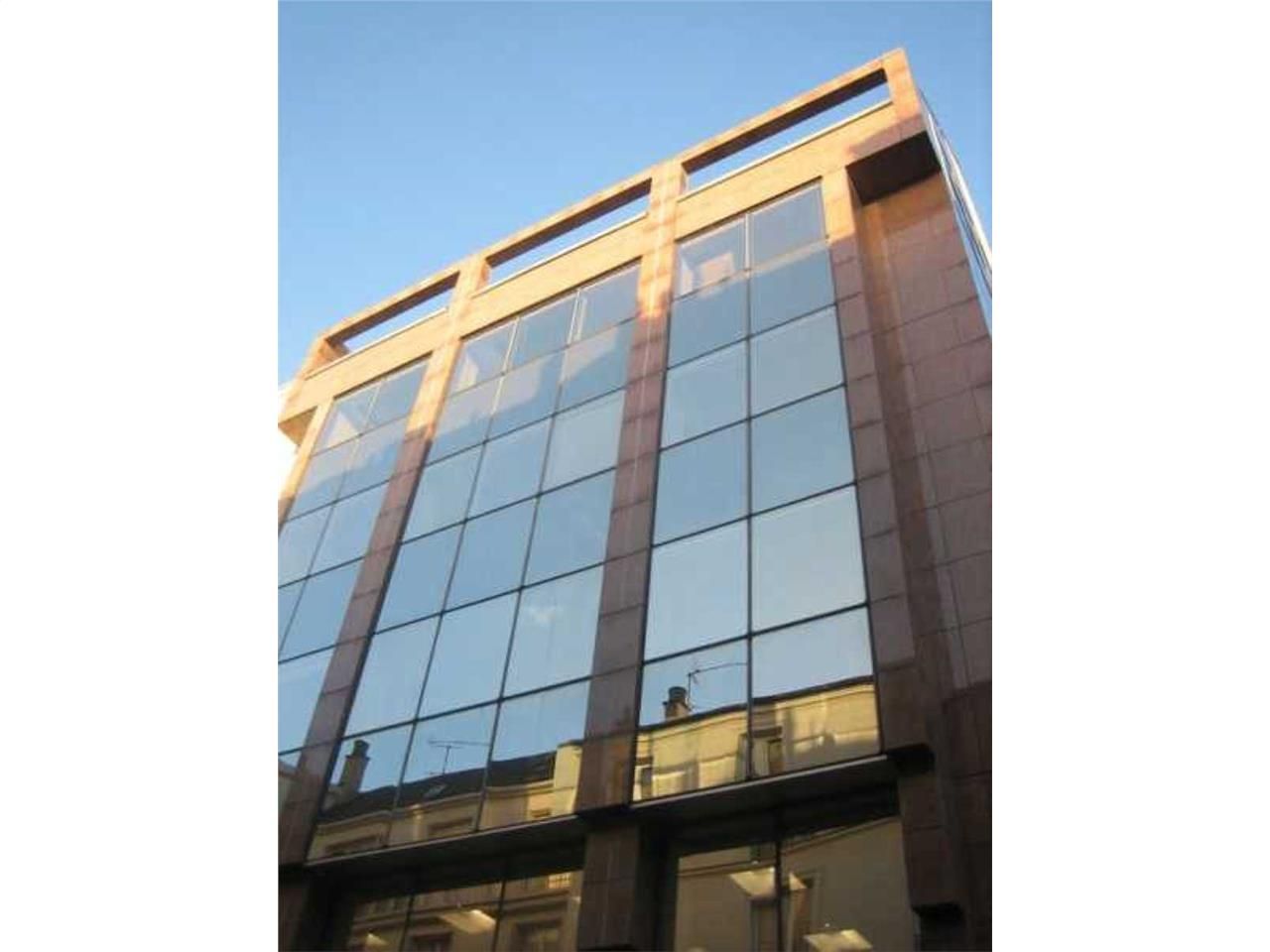 Situés à 200 m du métro Anatole France (ligne 3) 