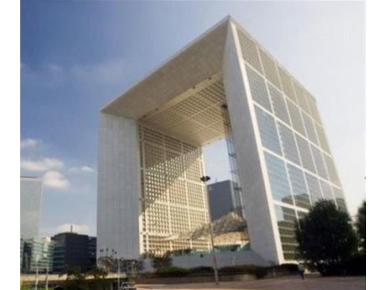 Cushman & Wakefield vous propose une surface de 3