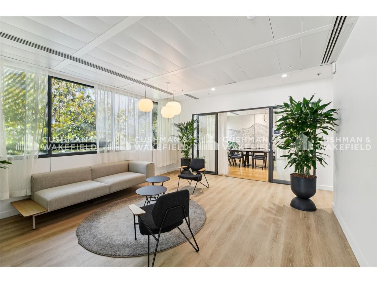 Dans un immeuble de standing proposant de nombreu