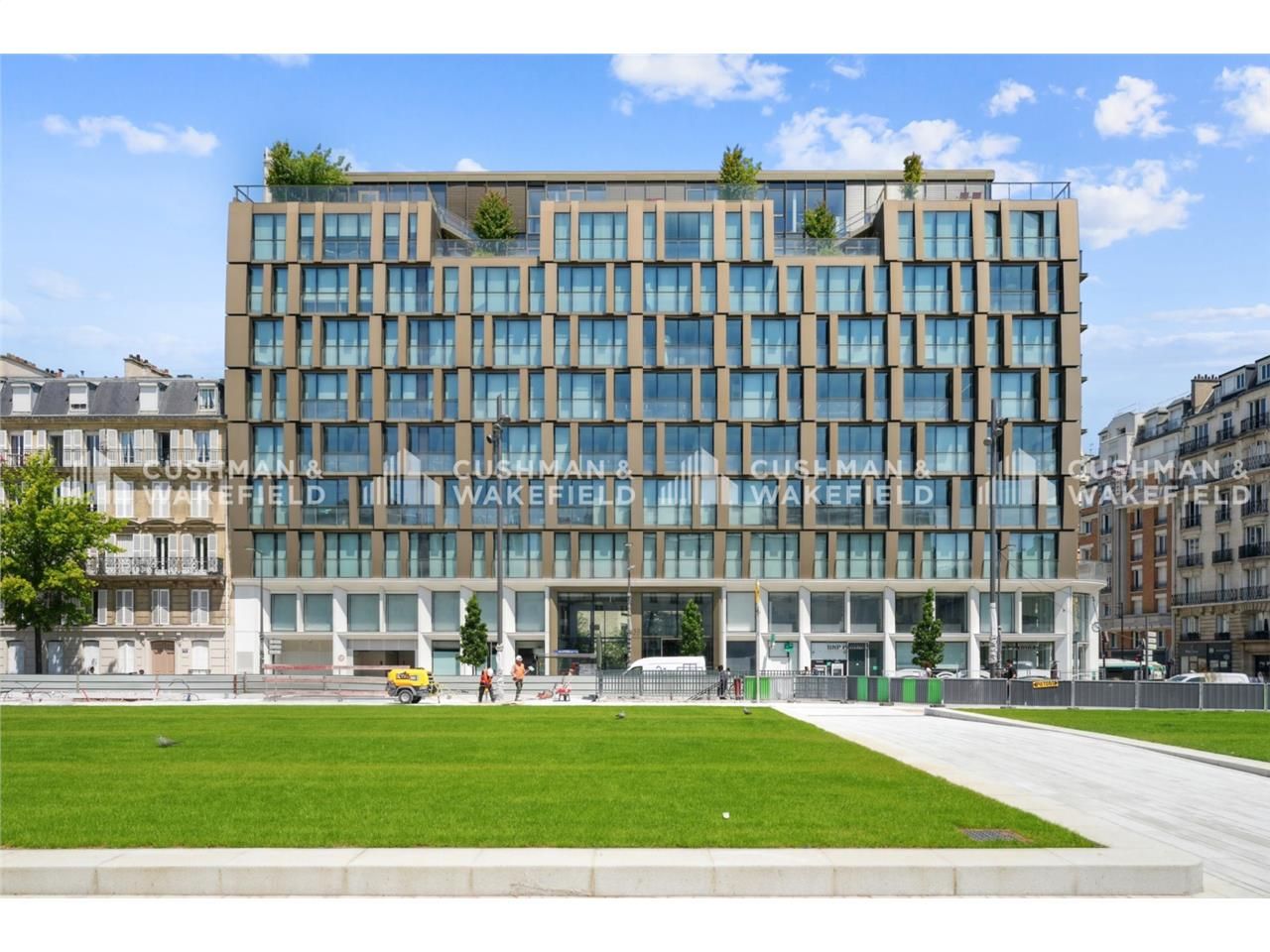 À Neuilly-sur-Seine, découvrez Le 168, un immeubl