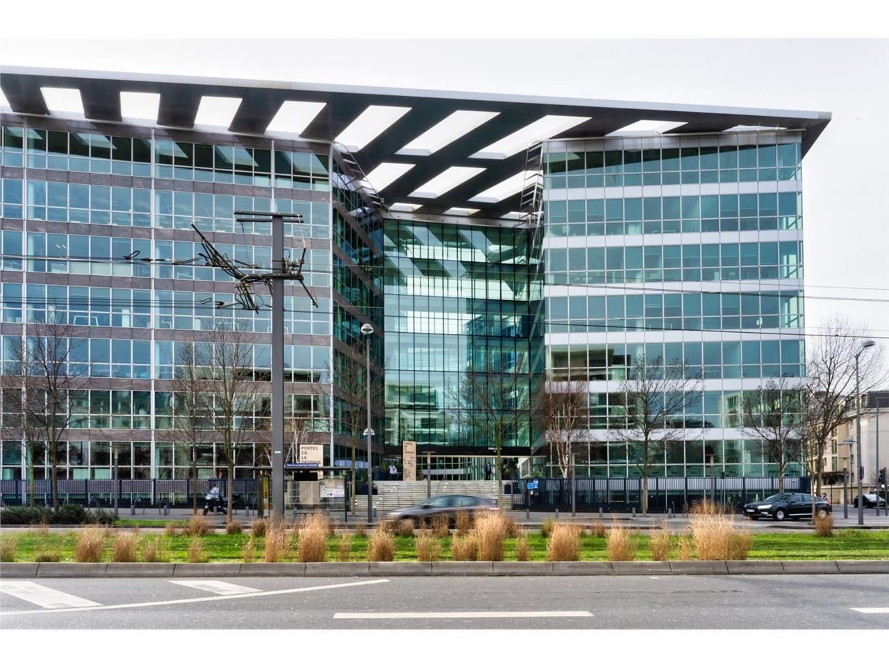 Bureaux à louer au pied du Tram T2 à Colombes.  C