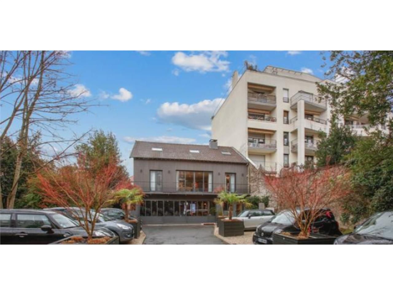 Bureaux de 400 m² non divisibles à Vendre à RUEIL