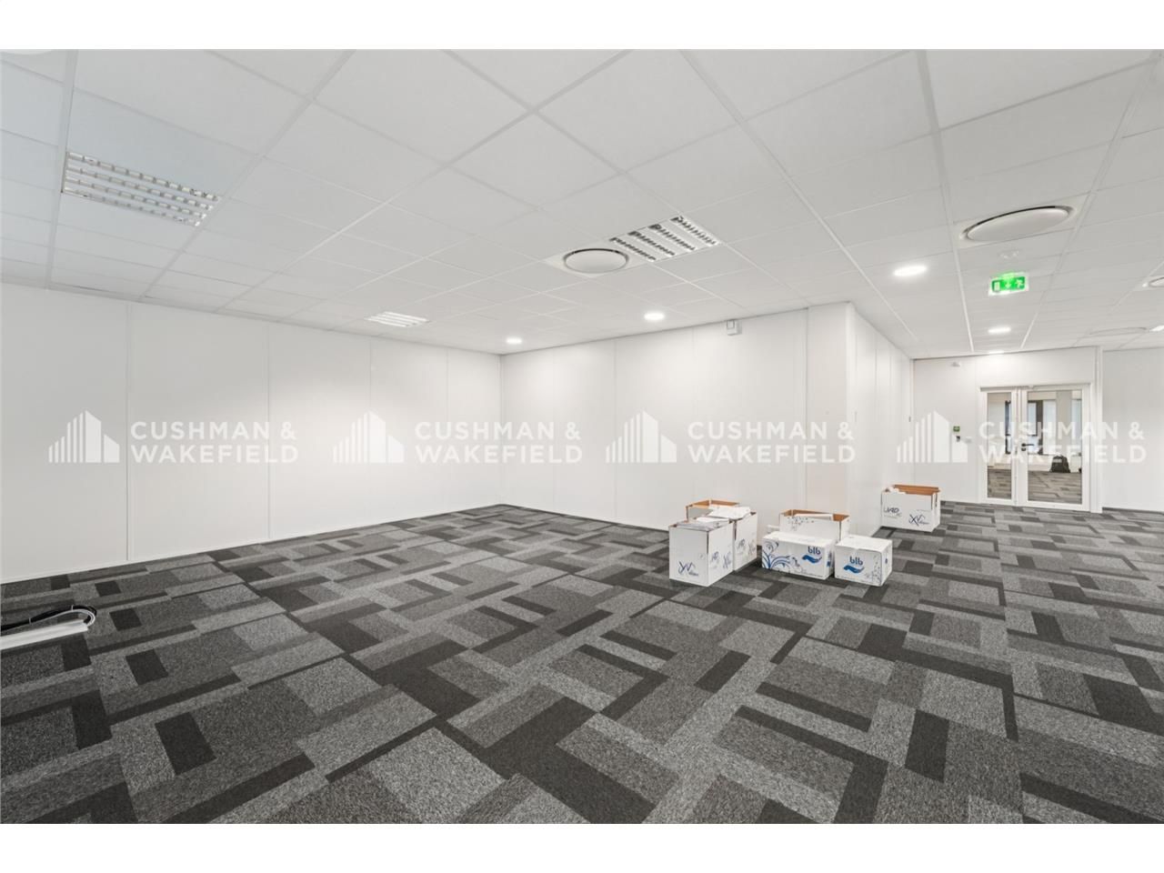 **À LOUER - BUREAUX & LOCAUX D'ACTIVITÉS - SAINT-