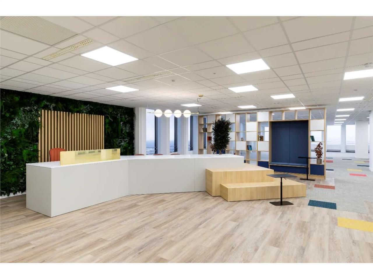 Plateaux de bureaux de 1 289 m² à La Défense, au 