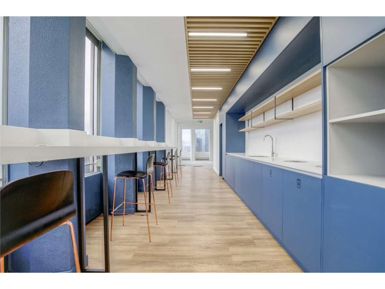 Plateaux de bureaux de 1 289 m² à La Défense, au 