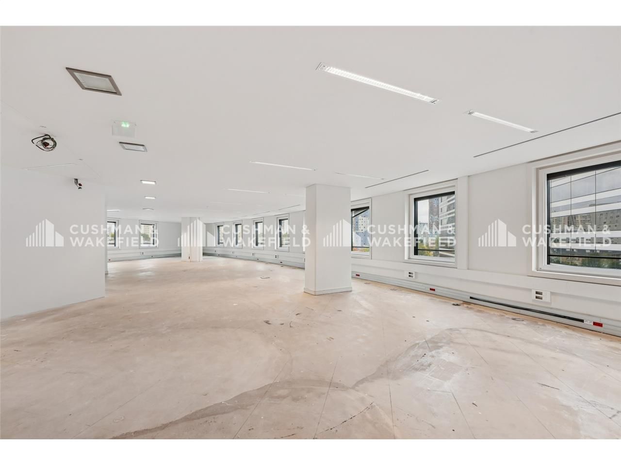 À vendre, 264 m² de bureaux dans la Tour Kupka B,