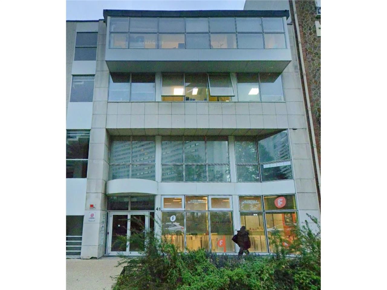 Bureaux de 128 m² non divisibles à Louer à COURBE