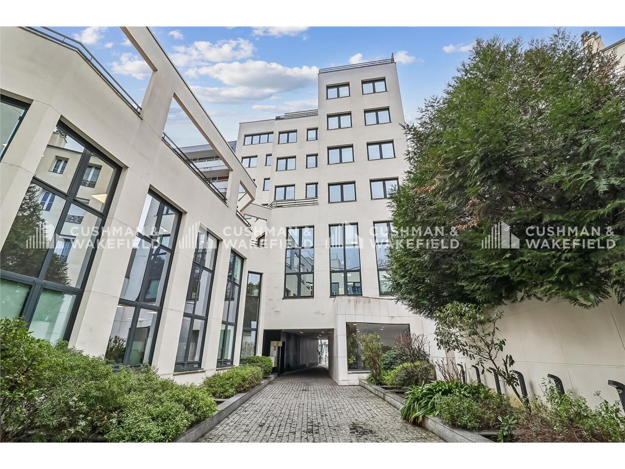 Locaux ERP divisibles à partir de 580 m² disponib