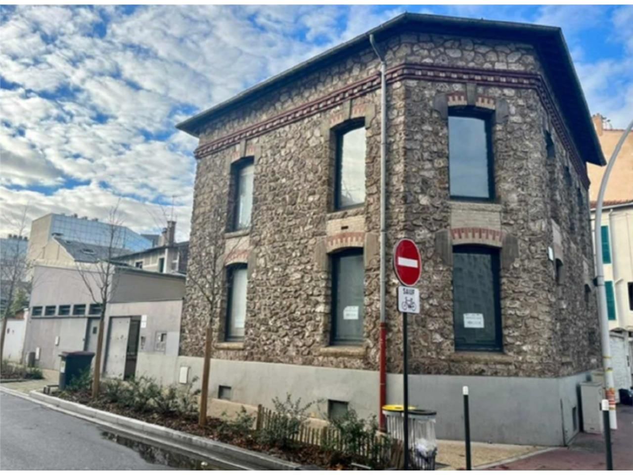 Nous vous proposons à la location un ensemble imm