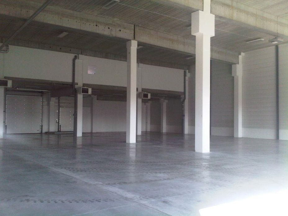 693 m² pour ce pme-pmi en location à Saint-denis