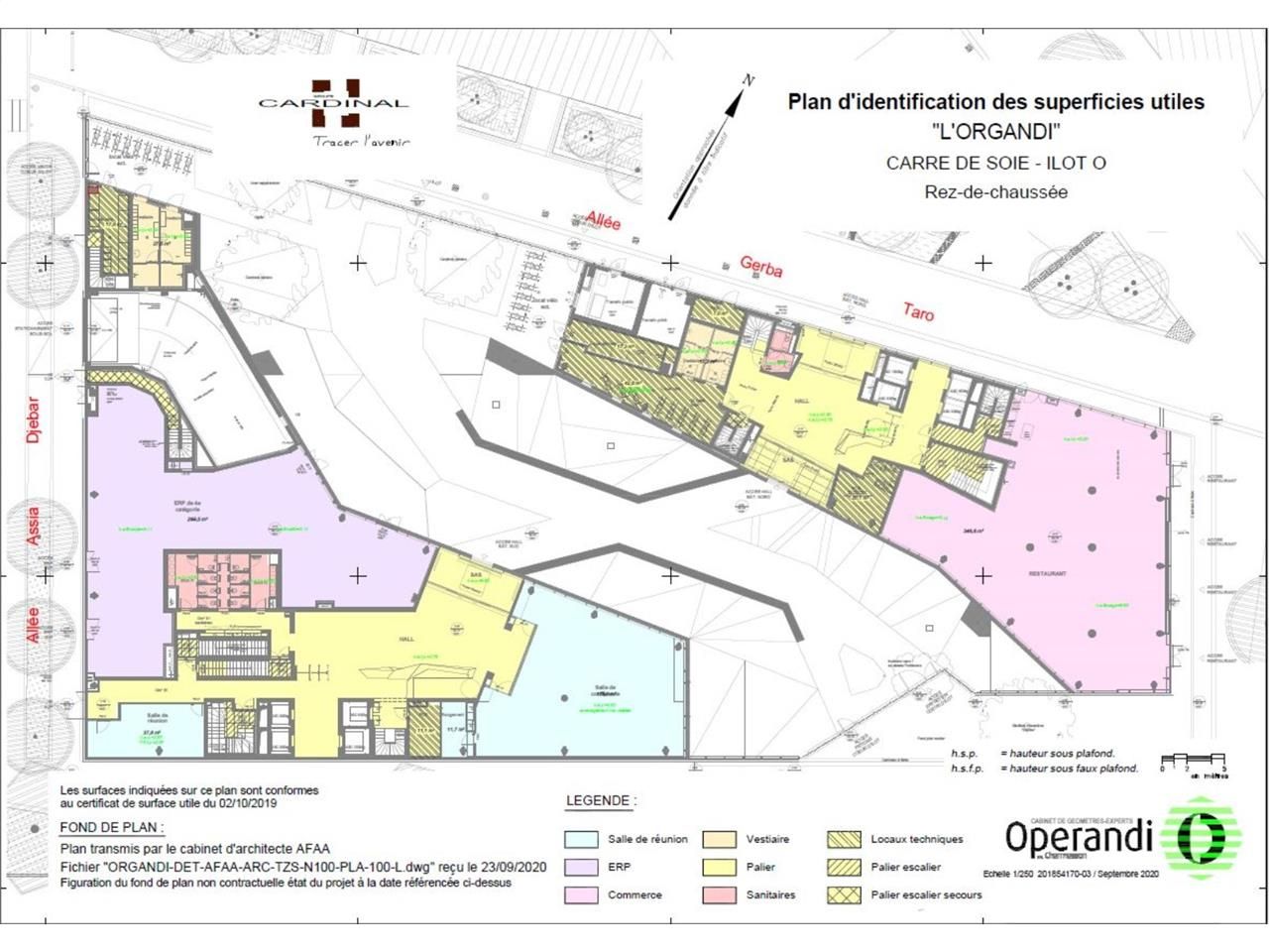 Bel immeuble au pied de la place Makeba et de la 