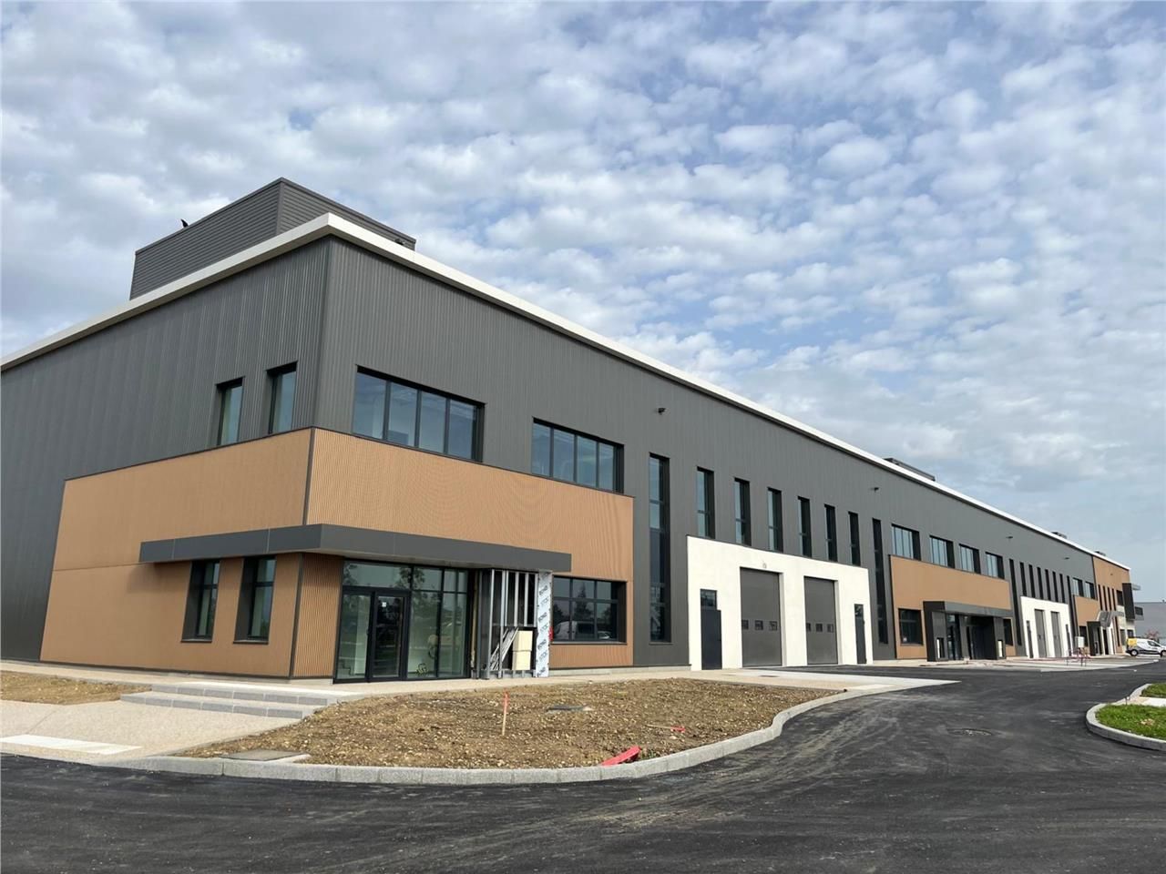 C&W vous propose à la location des locaux d'activ