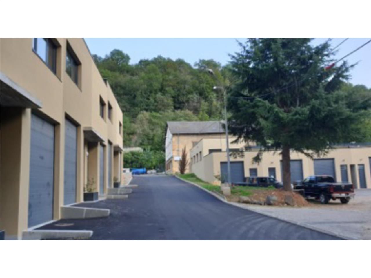 Découvrez ce bâtiment à louer situé à Fleurieu-su