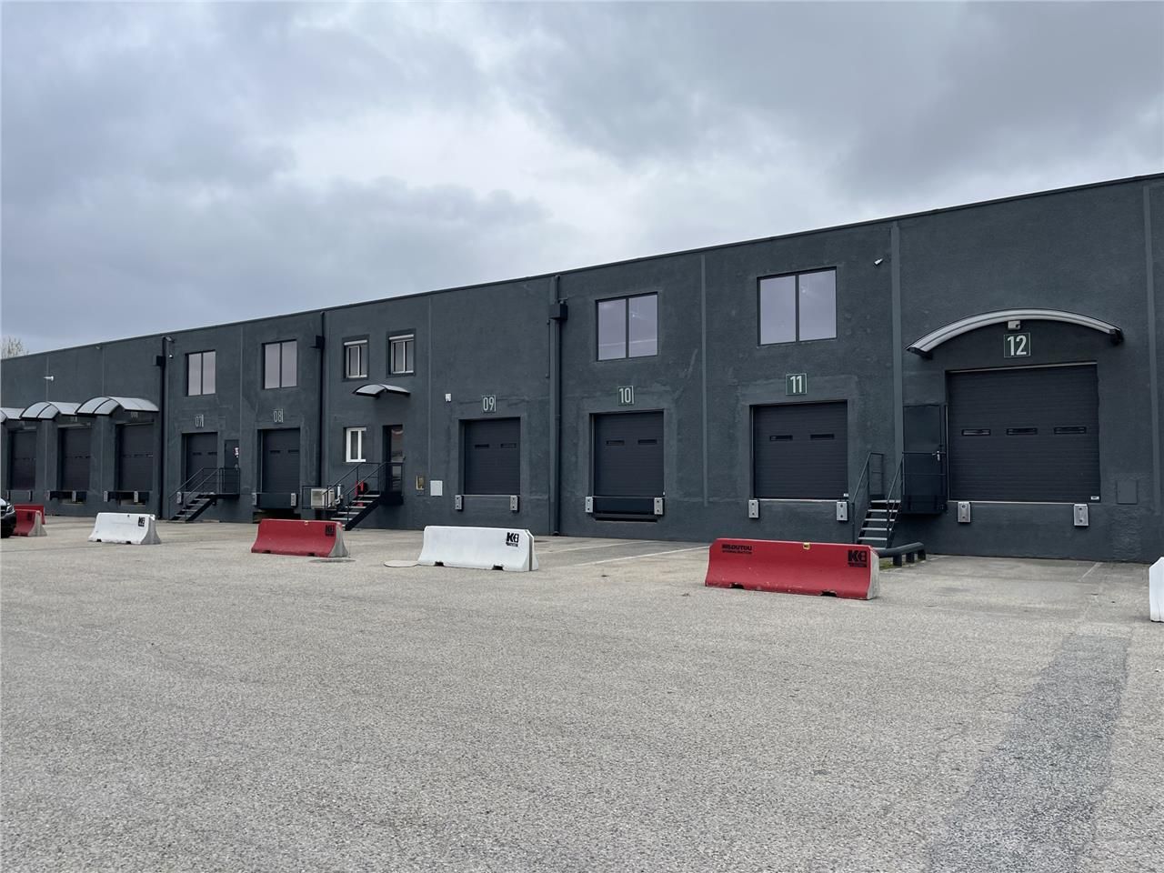 Nous vous proposons à la location des cellules d'