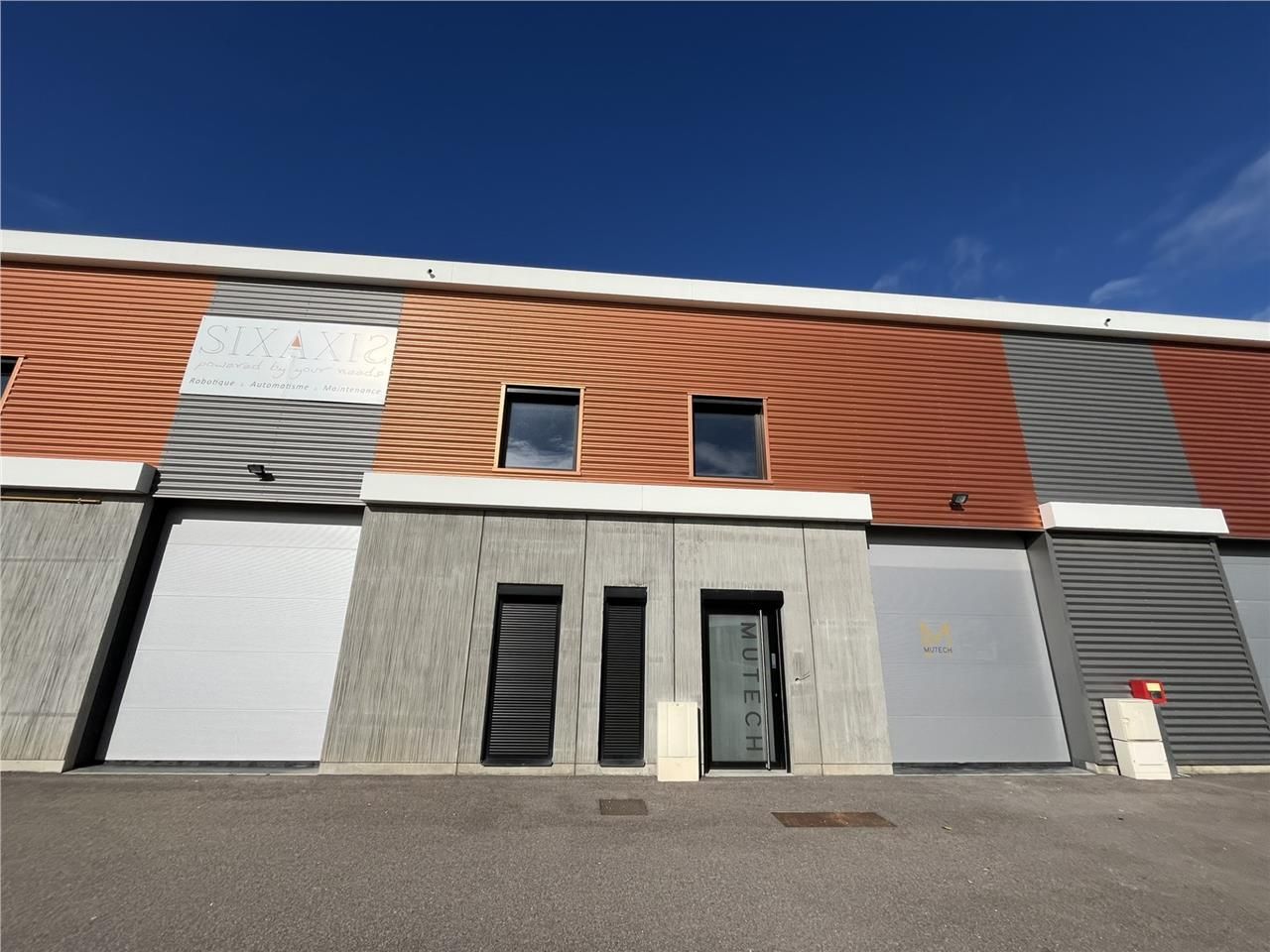 Découvrez ce bâtiment à louer idéalement situé à 