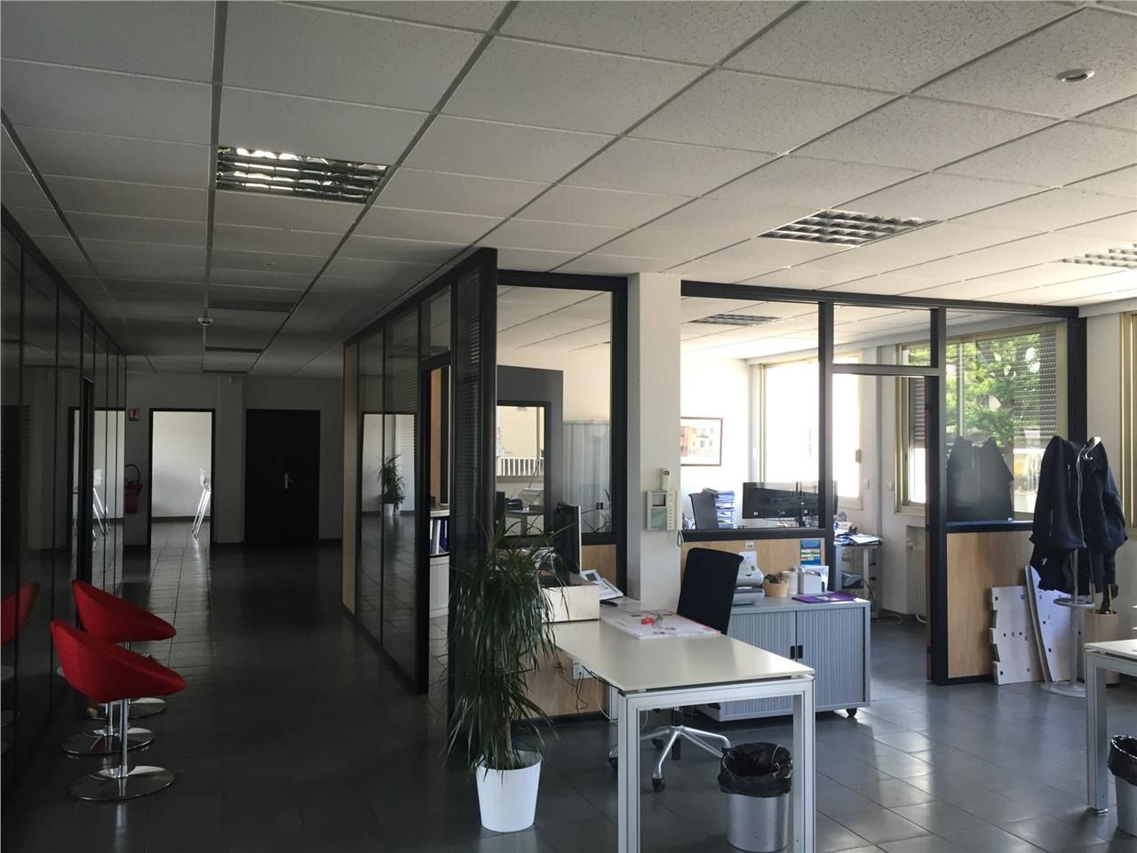 Bâtiment à louer - Local d'activités à la locatio