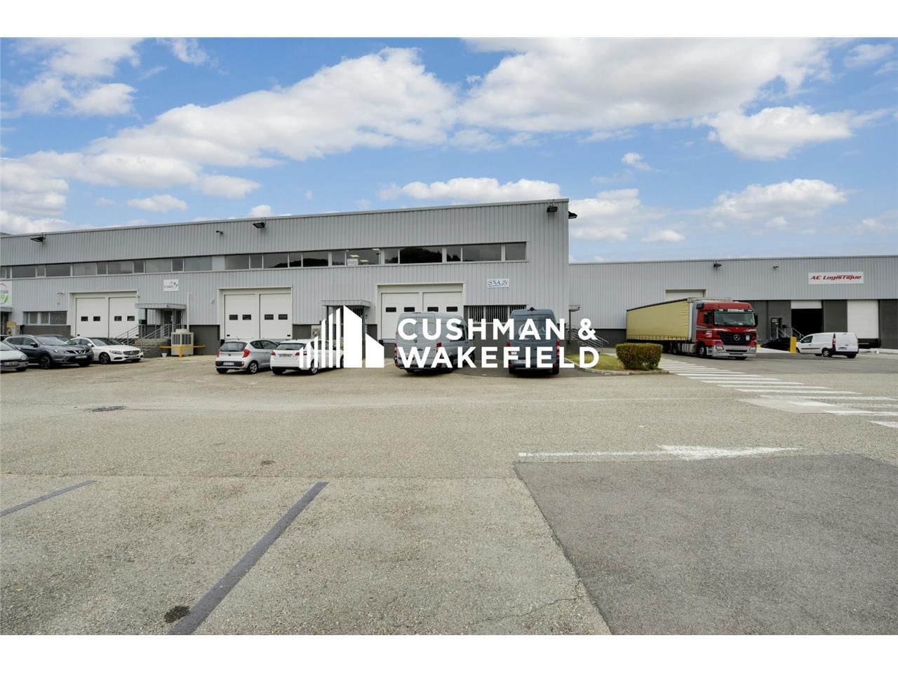 RARE SUR LE SECTEUR   Implanté au coeur de la zon