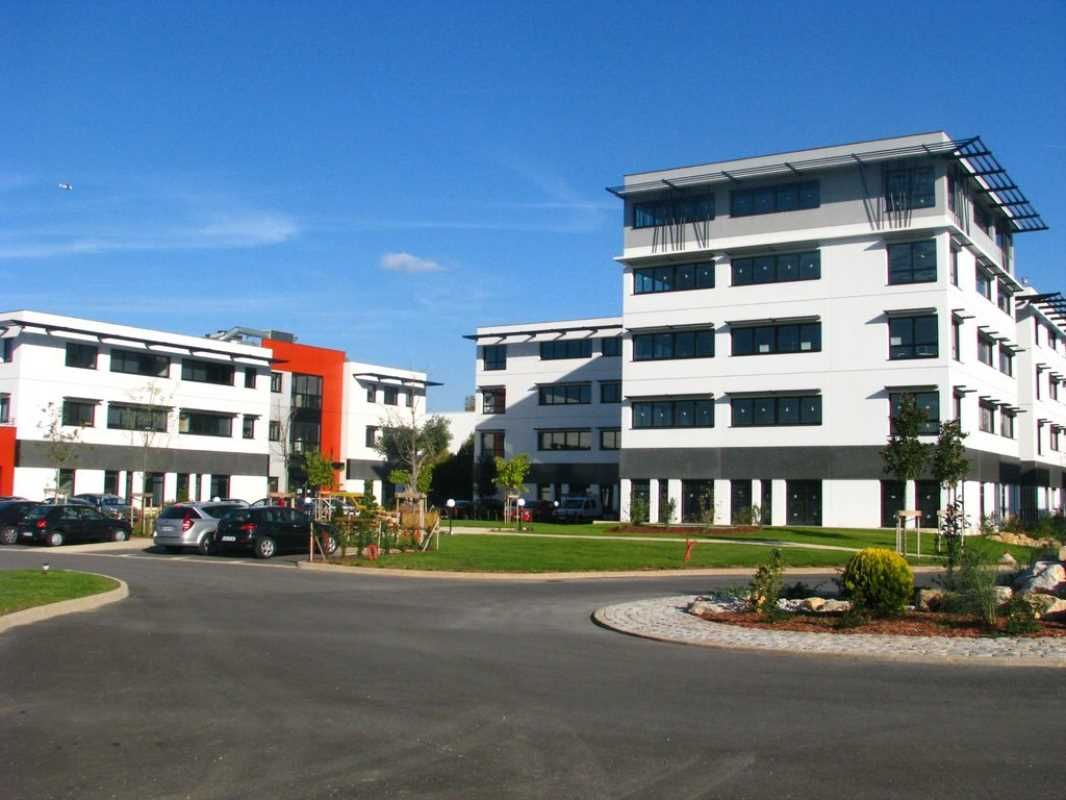 Location bureaux 2176 m² divisibles à partir de 93 m²