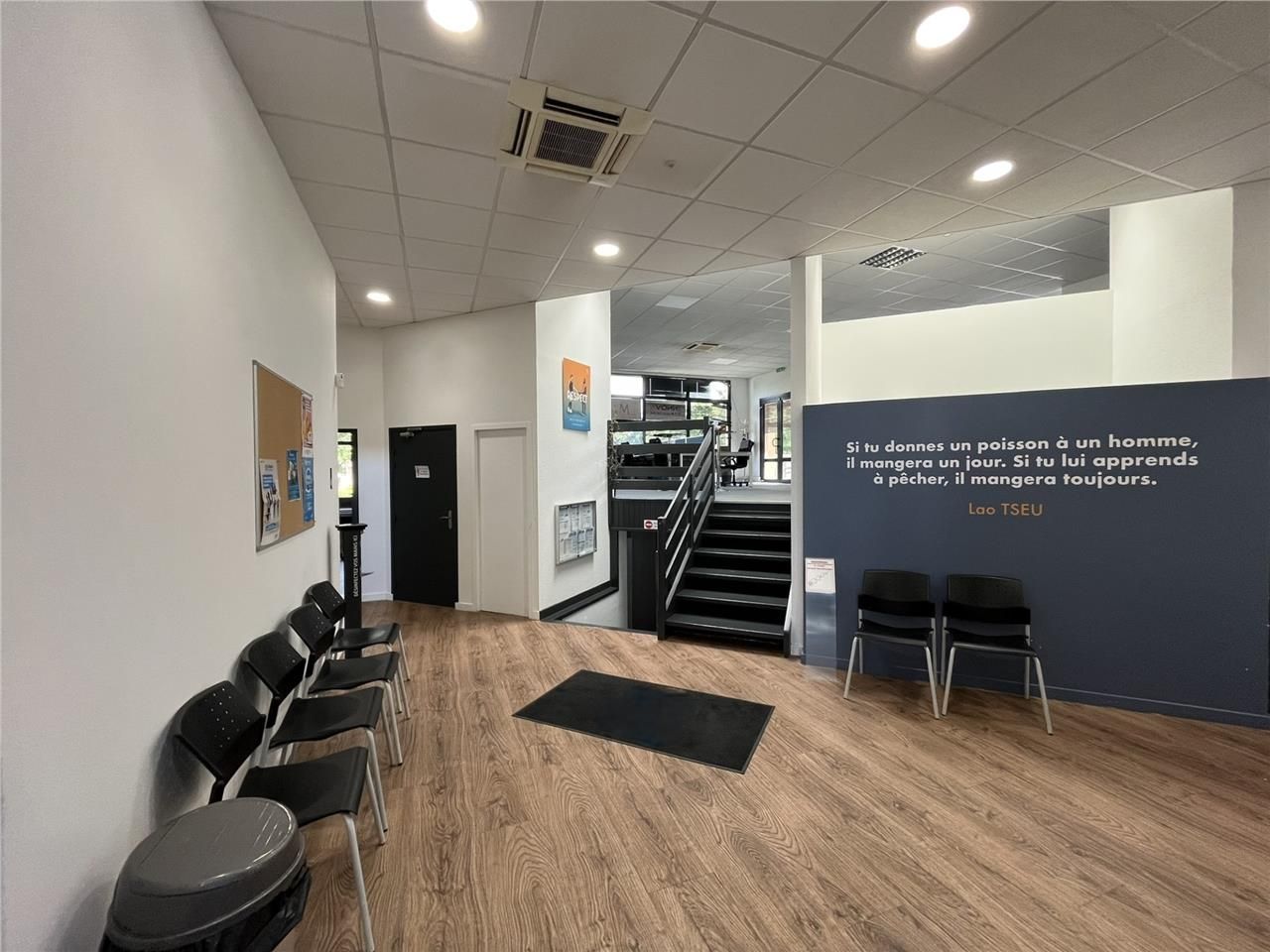 Situé au coeur du Parc du Chêne à Bron (69500), à