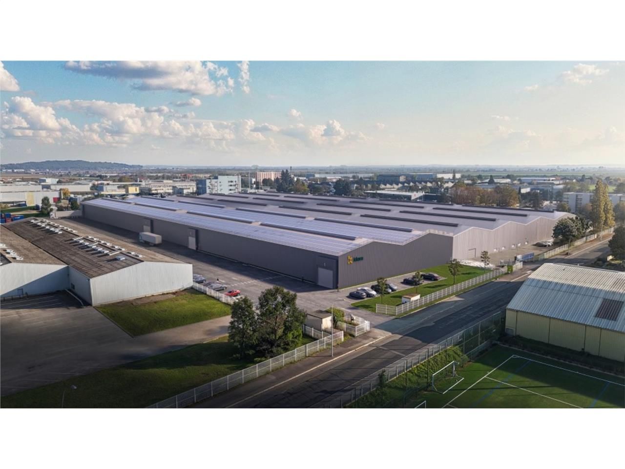 À louer au coeur de la ZI DE MEYZIEU (69330), un 