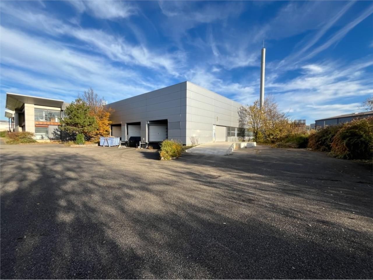 Situé au coeur de la ZAC des Pivolles sur la comm