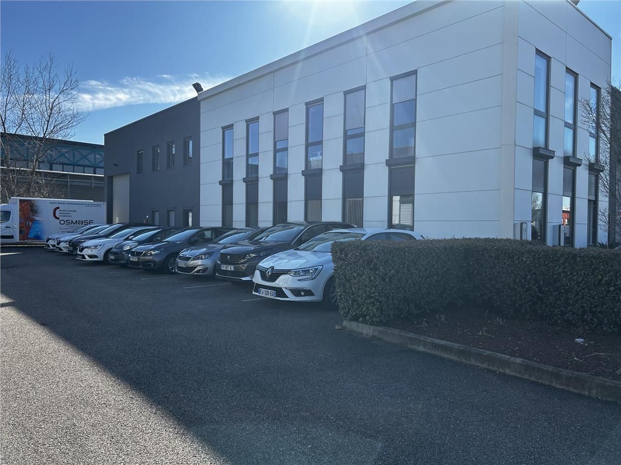 Situé au sein du Parc de l'Arsenal à Vénissieux (