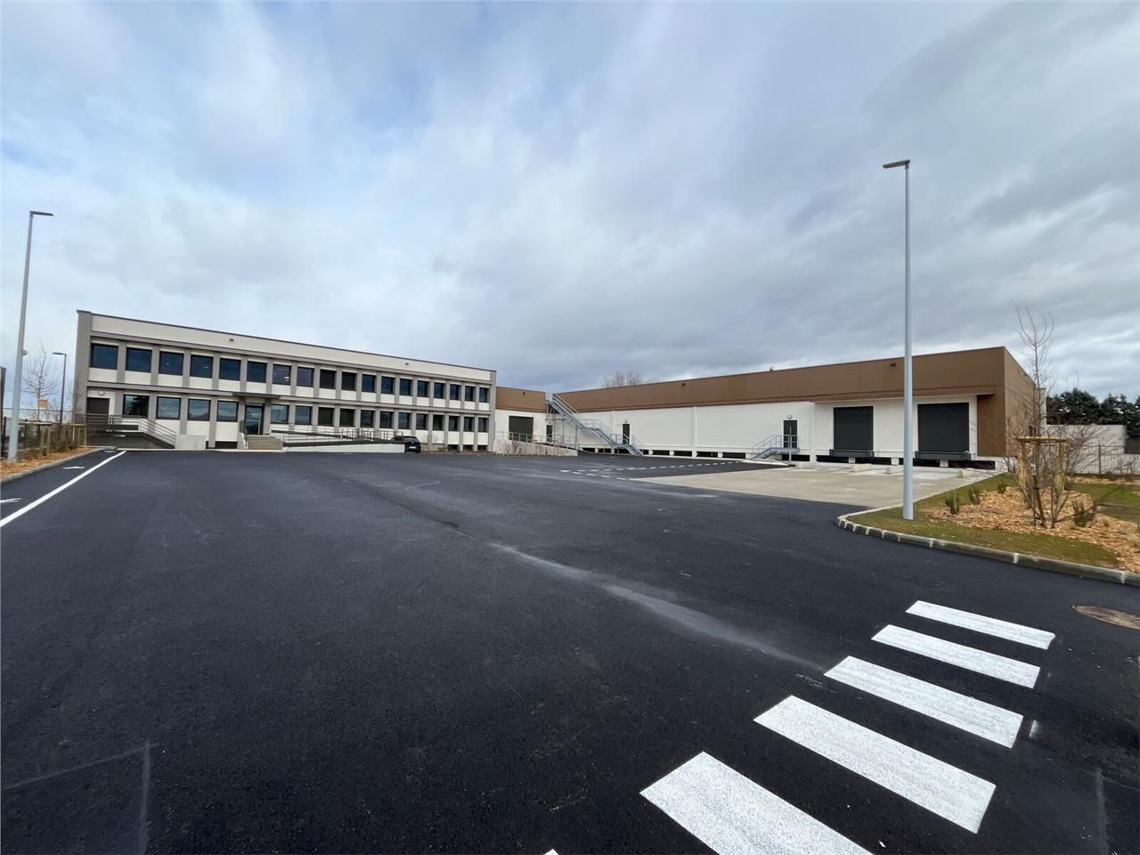 8?500 m² disponibles immédiatement à Caluire-et-C