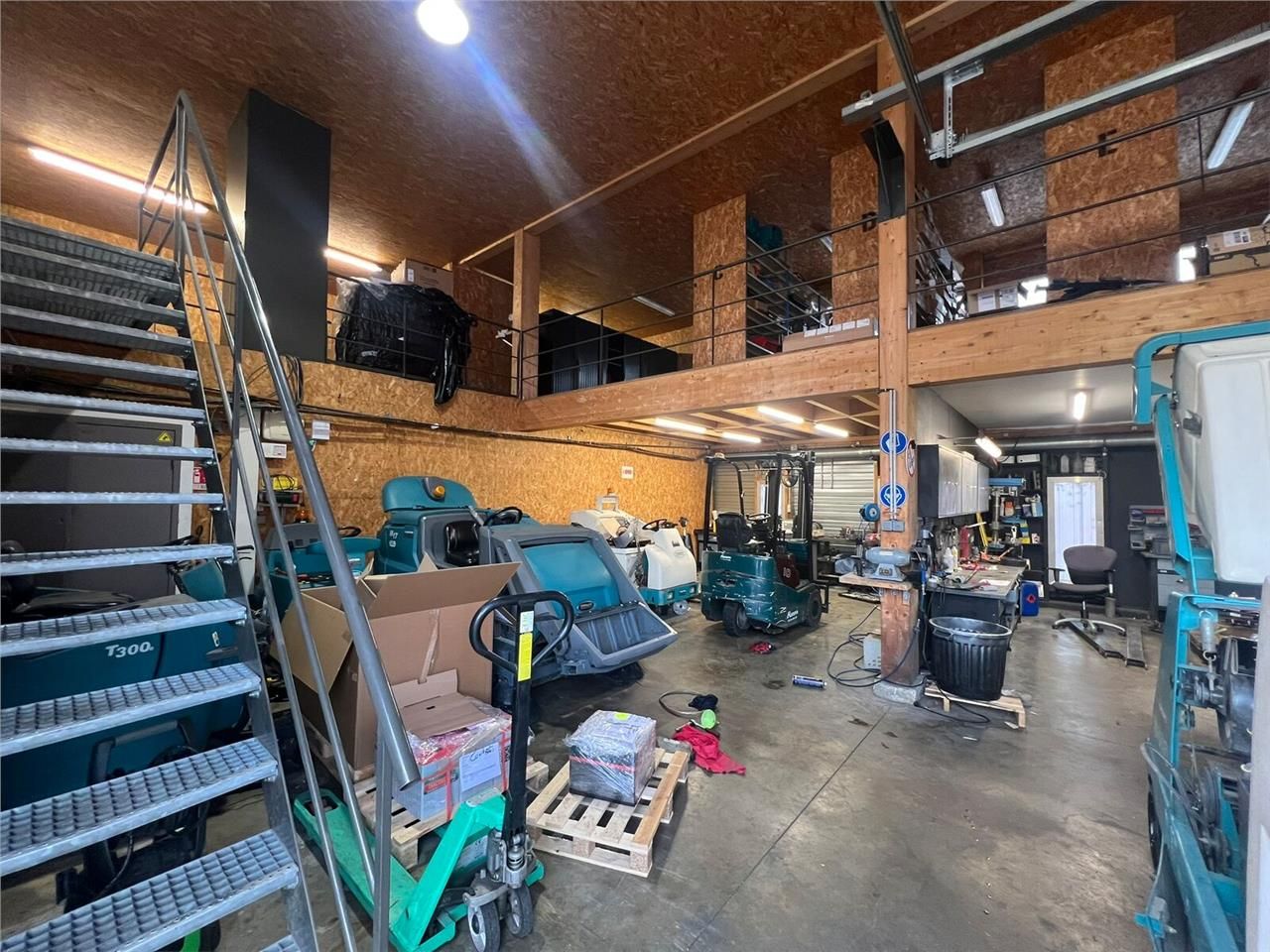 À louer, au coeur de la ZAC des Platières à Chass