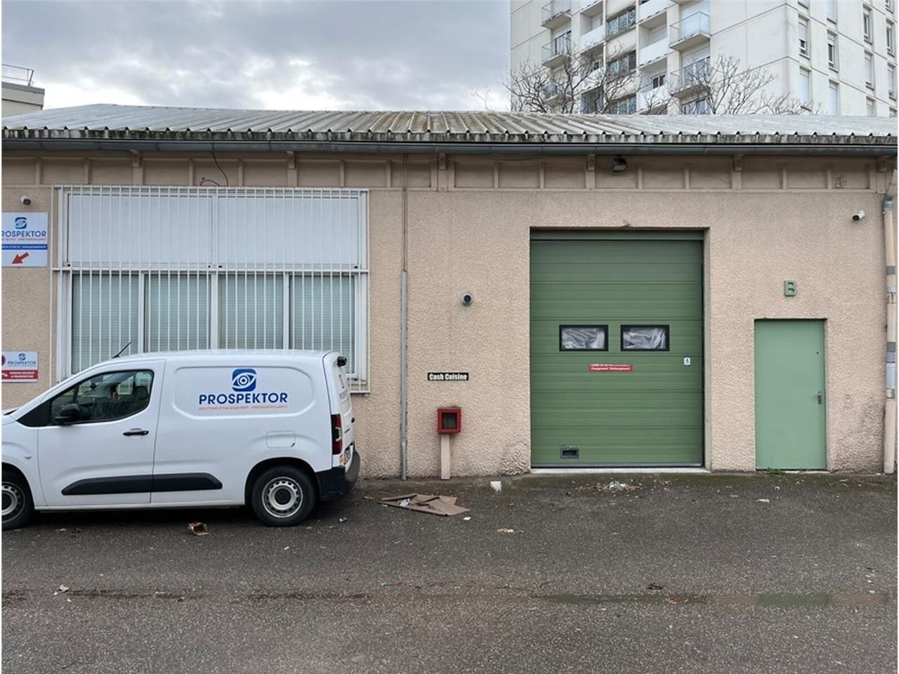 Situé au à Vénissieux (69200), ce bâtiment à loue