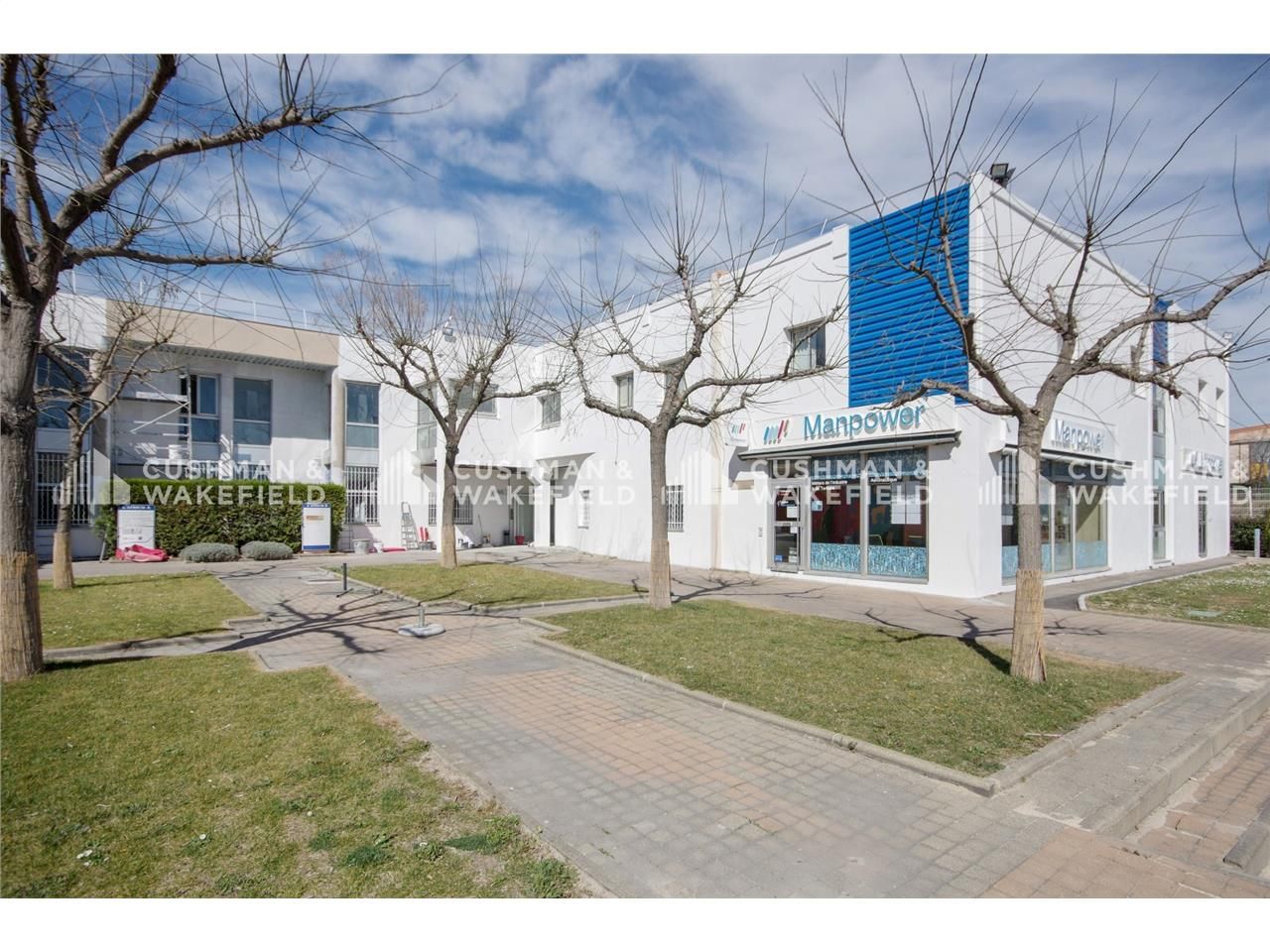 Implantés au coeur de la Zone Industrielle des Es